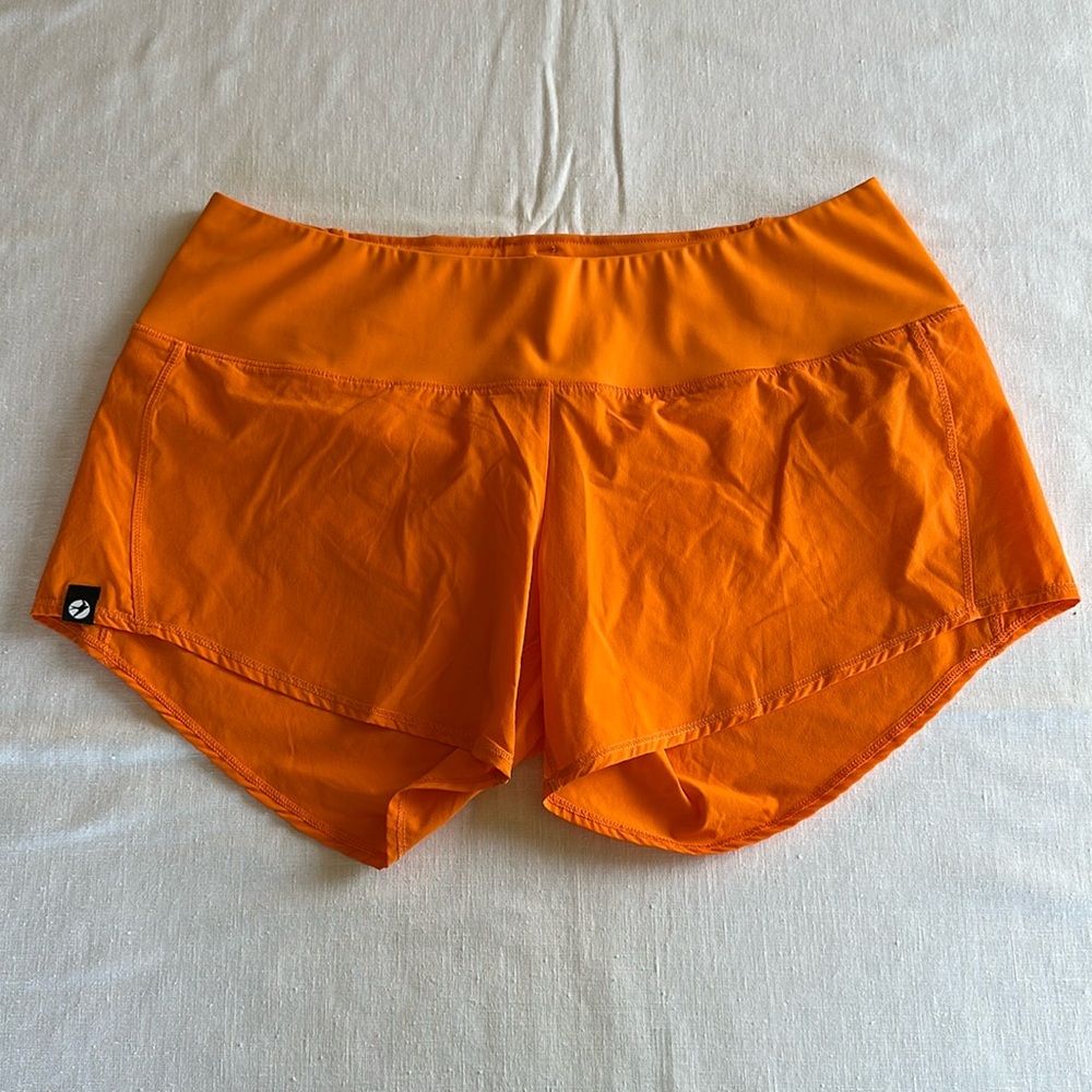 oiselle Featherweight Roga Shorts 6 Clementine